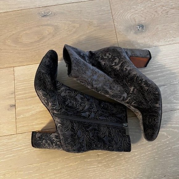 Marc Fisher Shoes - Marc Fisher LTD Grazi Flocked Ankle Booties - 9M